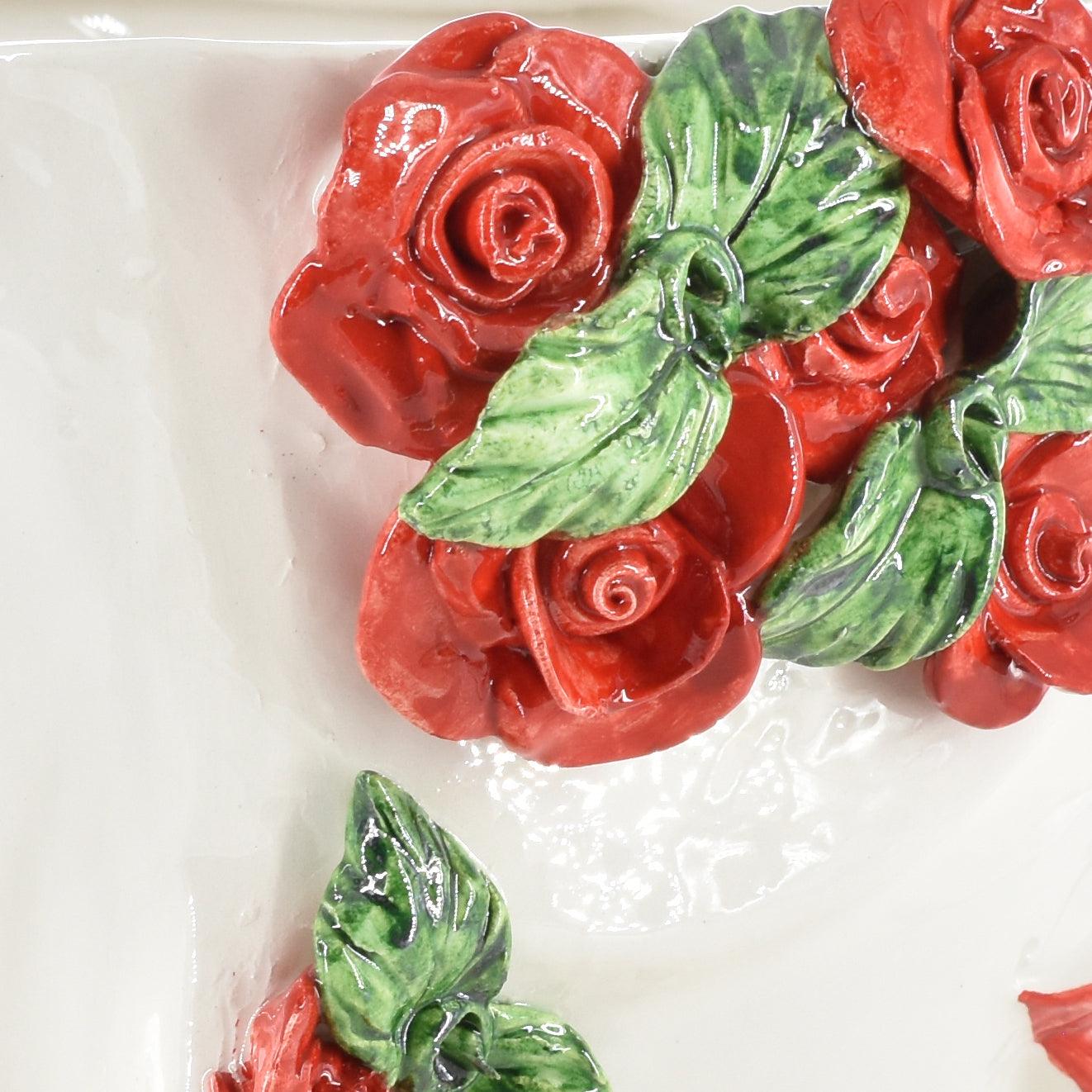 testa-di-moro-con-rose-rosse-zahira-uomo-or-white-and-color-30-cm-ceramiche-di-caltagirone-sofia-4 - Moorish Head