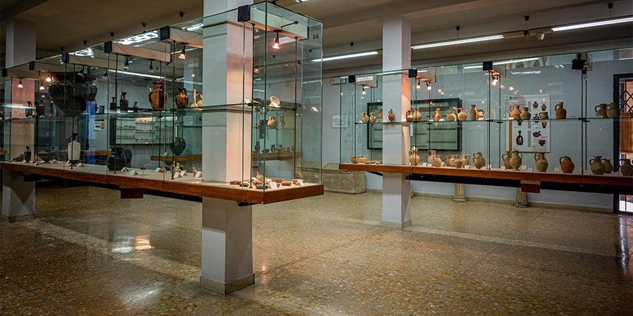 Quando è nata la ceramica di Caltagirone? - Moorish Head