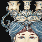 Ceramiche di Caltagirone fatti a mano, candelabro con volto femminile e decori blu