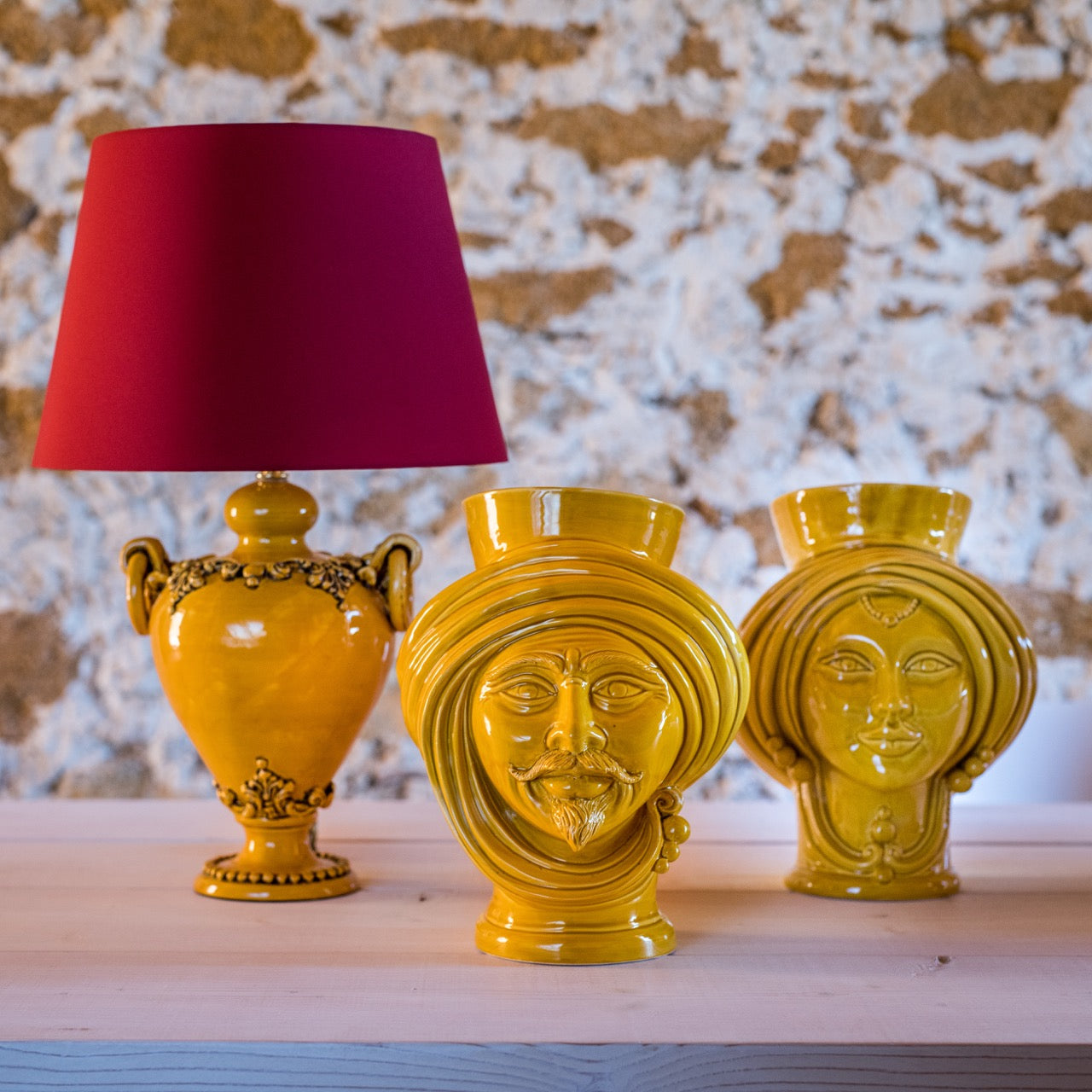 testa-di-moro-uomo-h-30-senape-ceramica-monocromatica-moderna-ceramiche-di-caltagirone-sofia-4 - Moorish Head