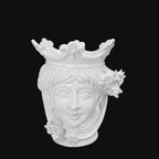 Ceramica di Caltagirone fatta a mano con volto femminile e corona, design unico e artigianale