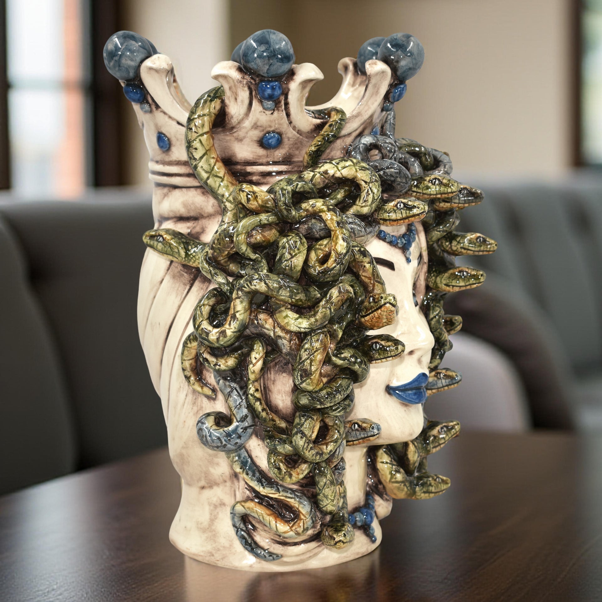 testa-h-38-medusa-madreperla-antichizzato-con-perline-blu-ceramiche-di-caltagirone-sofia-2_x1920_6f3539b8-24fb-4f08-9fce-c743b991f6ad - Moorish Head
