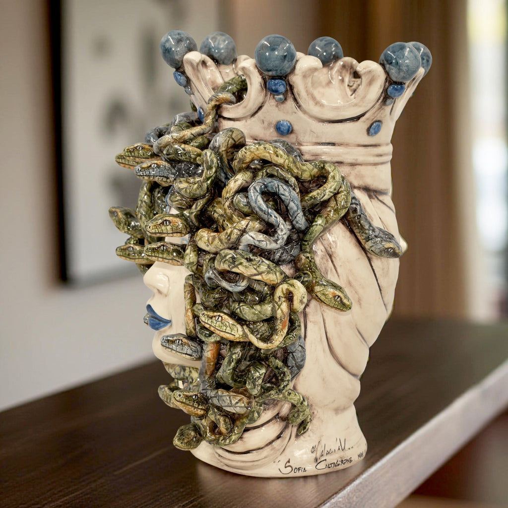 Testa h 38 medusa Madreperla Antichizzato con perline blu - Ceramiche di Caltagirone Sofia
