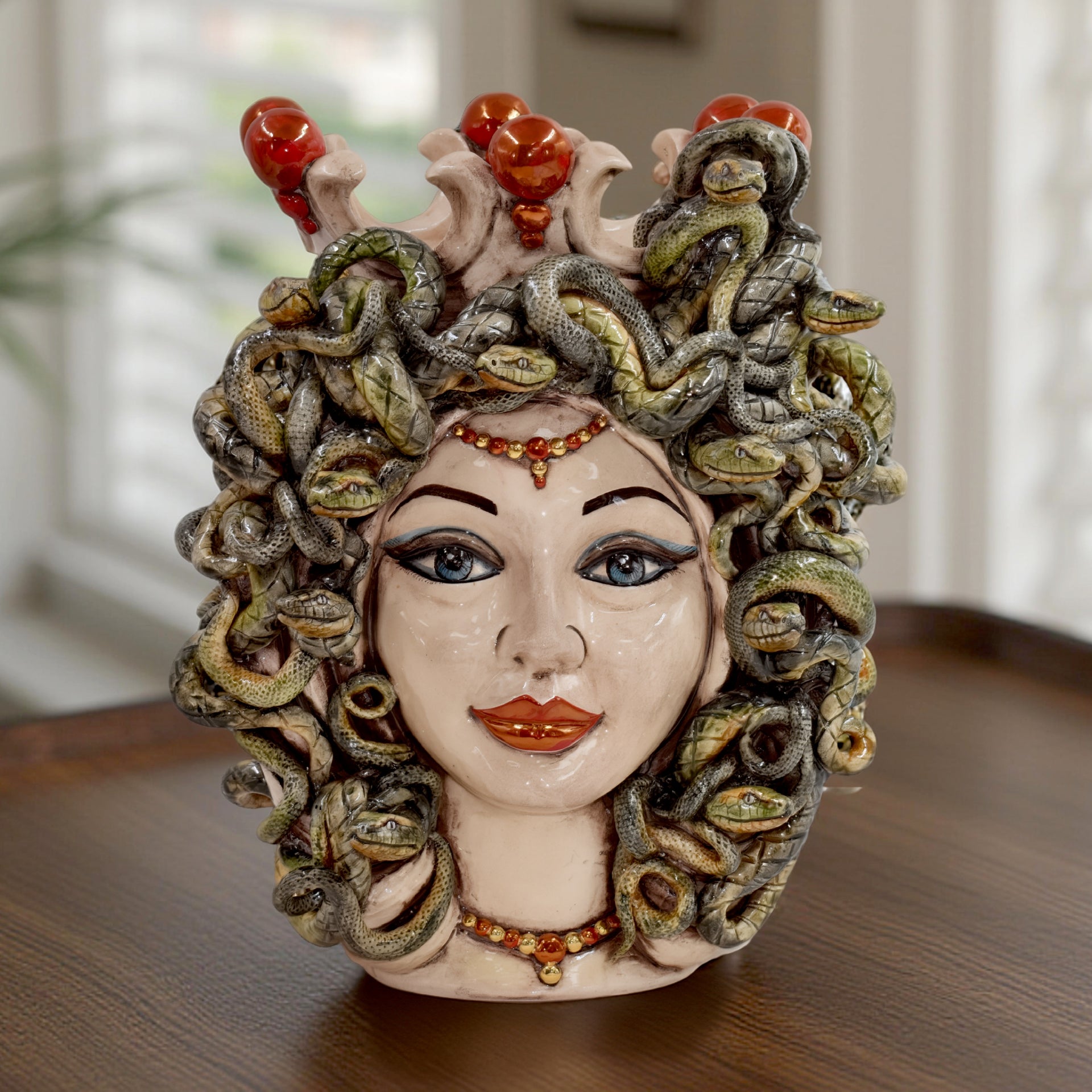 Testa h 38 medusa Madreperla Oro e Lustri - Ceramiche di Caltagirone Sofia