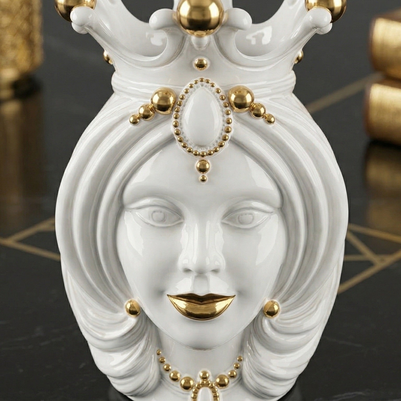 Testa h 38 white/gold s/espressione labbra oro femmina