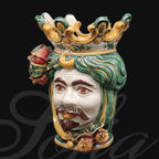 Ceramiche di Caltagirone fatti a mano con volto regale e corona colorata