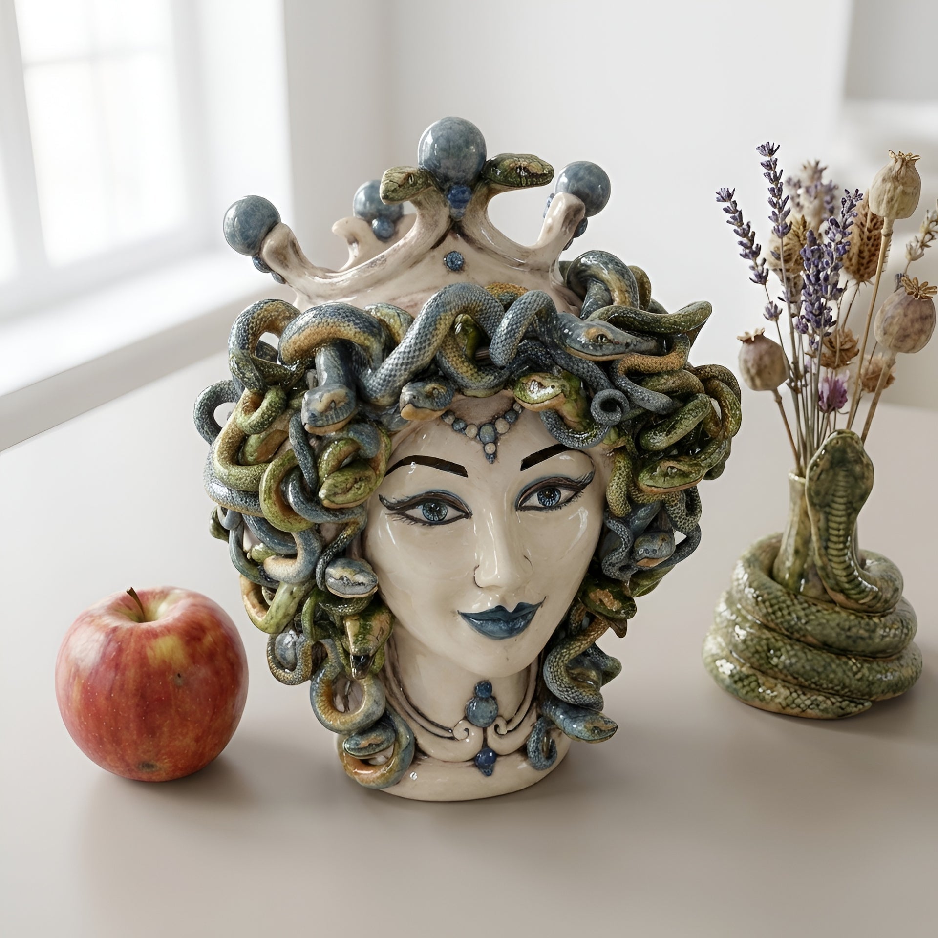Testa Medusa h 30 cm - Madreperla Antichizzato, Perline Blu | Ceramica Caltagirone